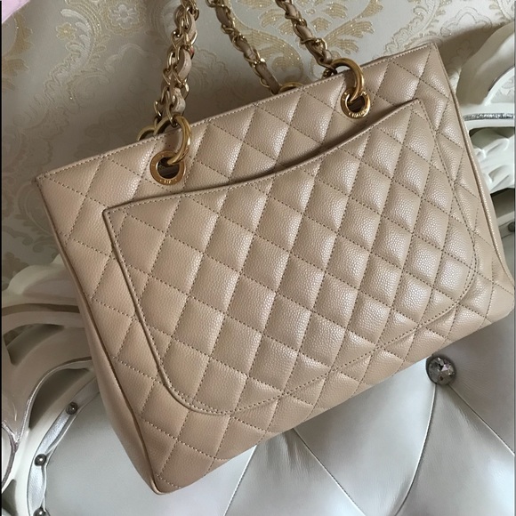 authentic Chanel bag! - Picture 5 of 8